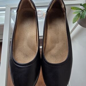 Naturalizer Women's Flats - Black and Tan